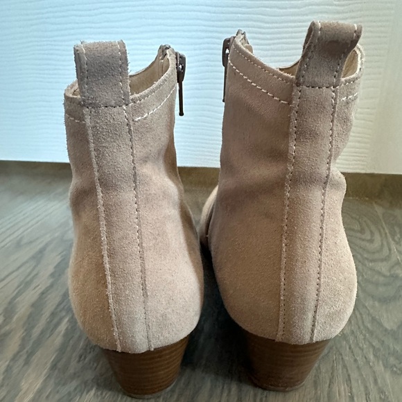 Adorable Anthropologie Light Tan Booties! - Picture 3 of 5